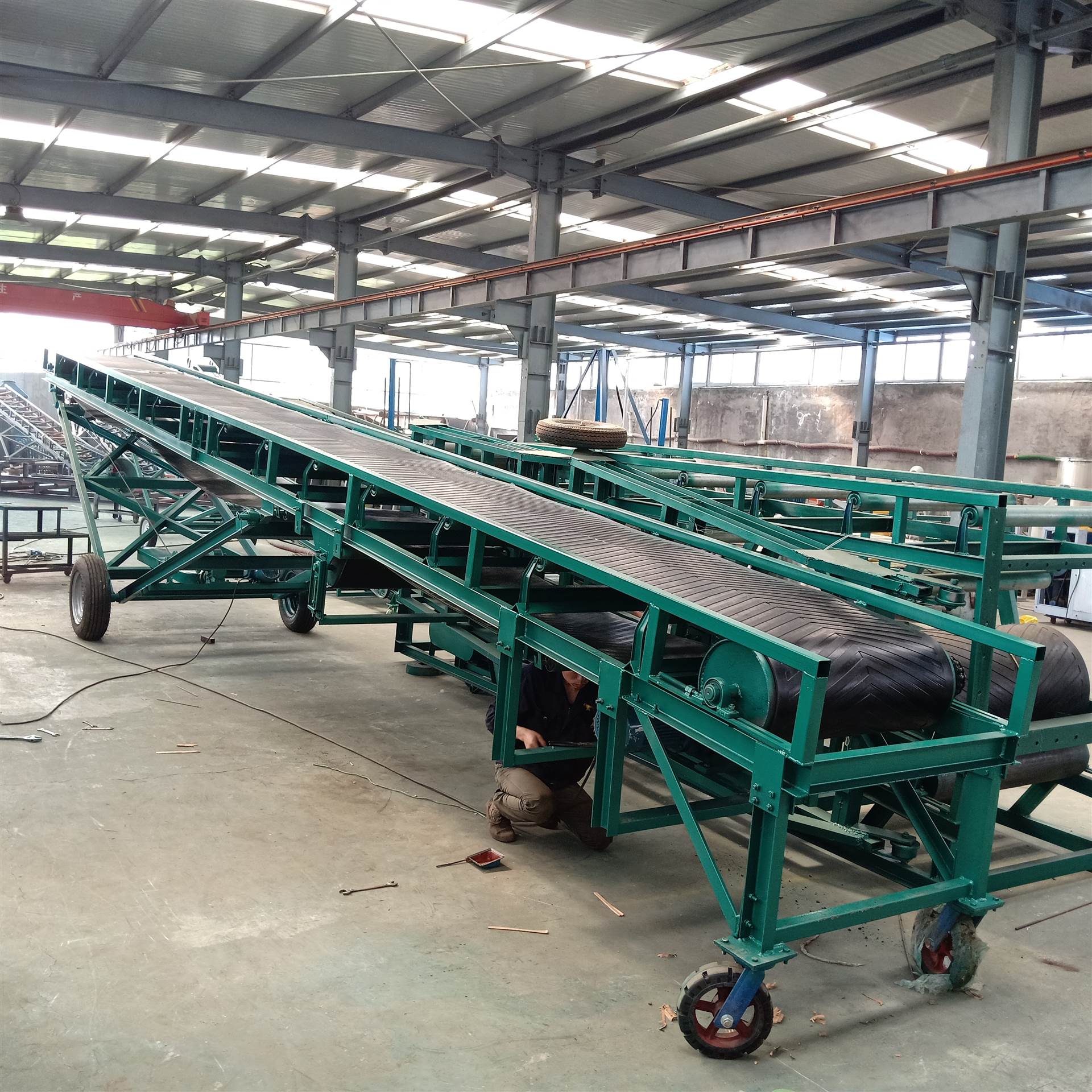 首页 化工 输送设备 输送机 大倾角皮带输送机tgff袋装化肥水泥装车