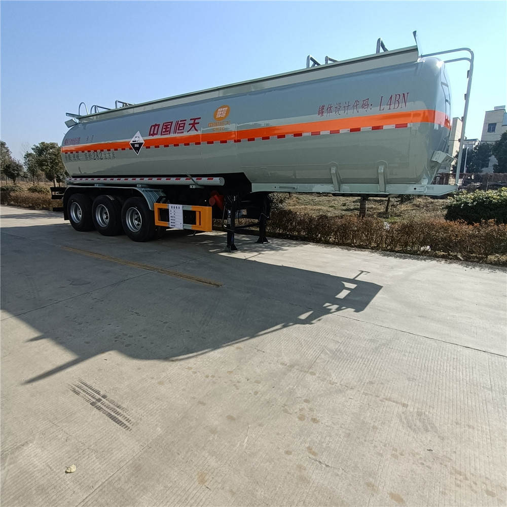 pe衬塑复合罐车30吨盐酸槽罐车