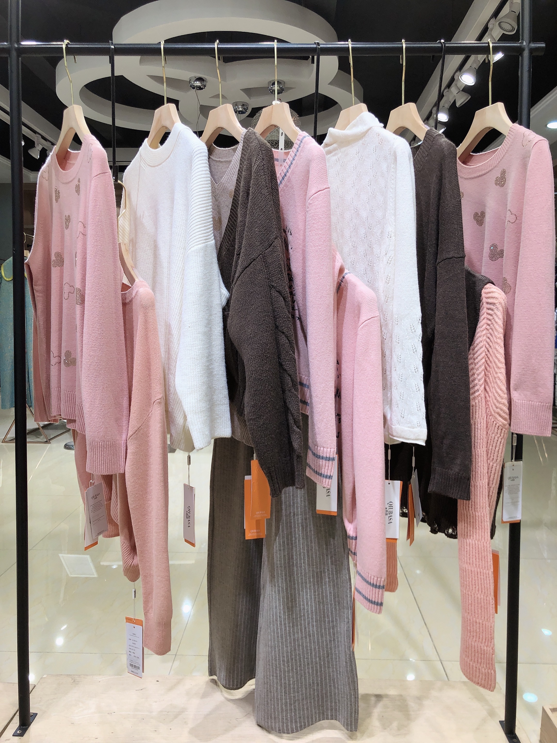 直播带货货源秋芭莎毛衣女装尾货广州女装尾货供应