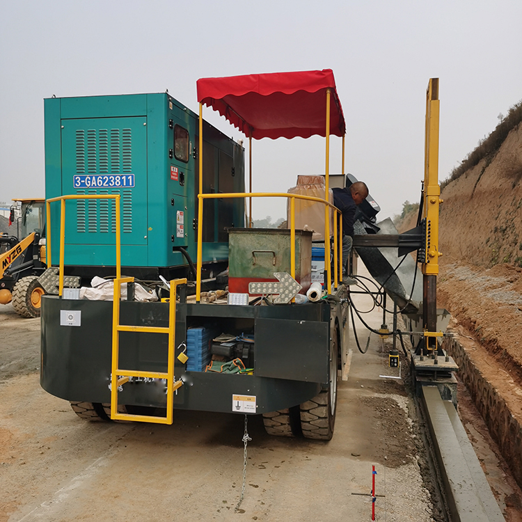 厂家供应路沿石滑膜机全自动滑膜机路边石滑模机