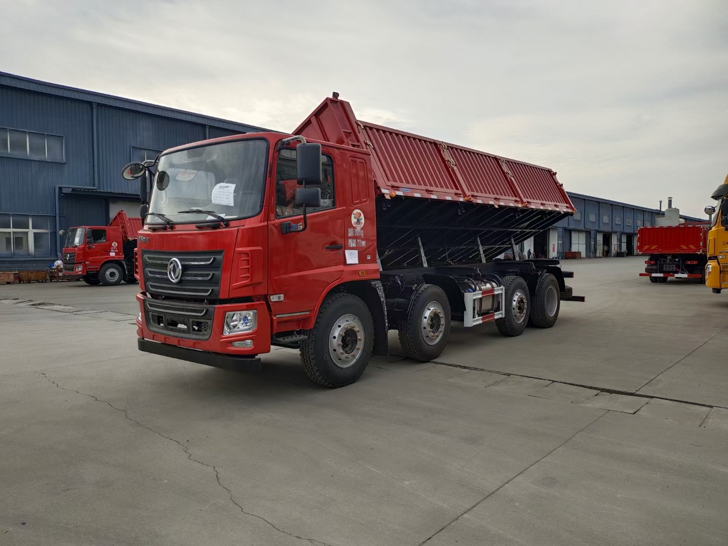 新一代东风华神前四后六自卸车,东风华神侧翻自卸车新车上市,前四后六