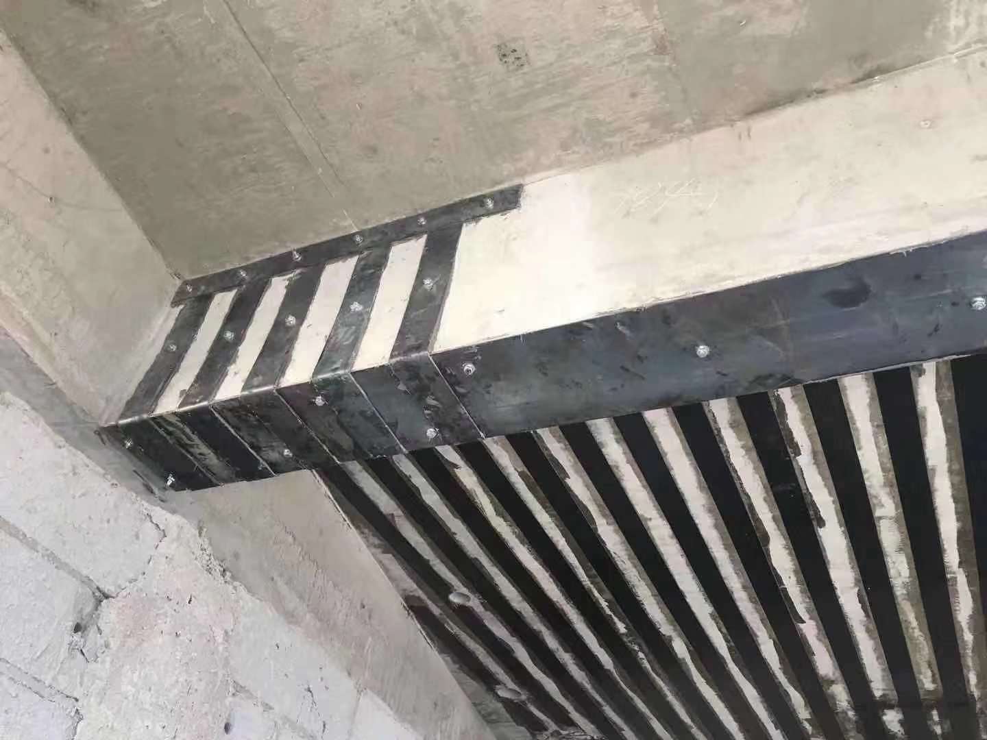 淄博混凝土切割施工 楼板绳锯切割 东兴永盛工程 楼梯切割