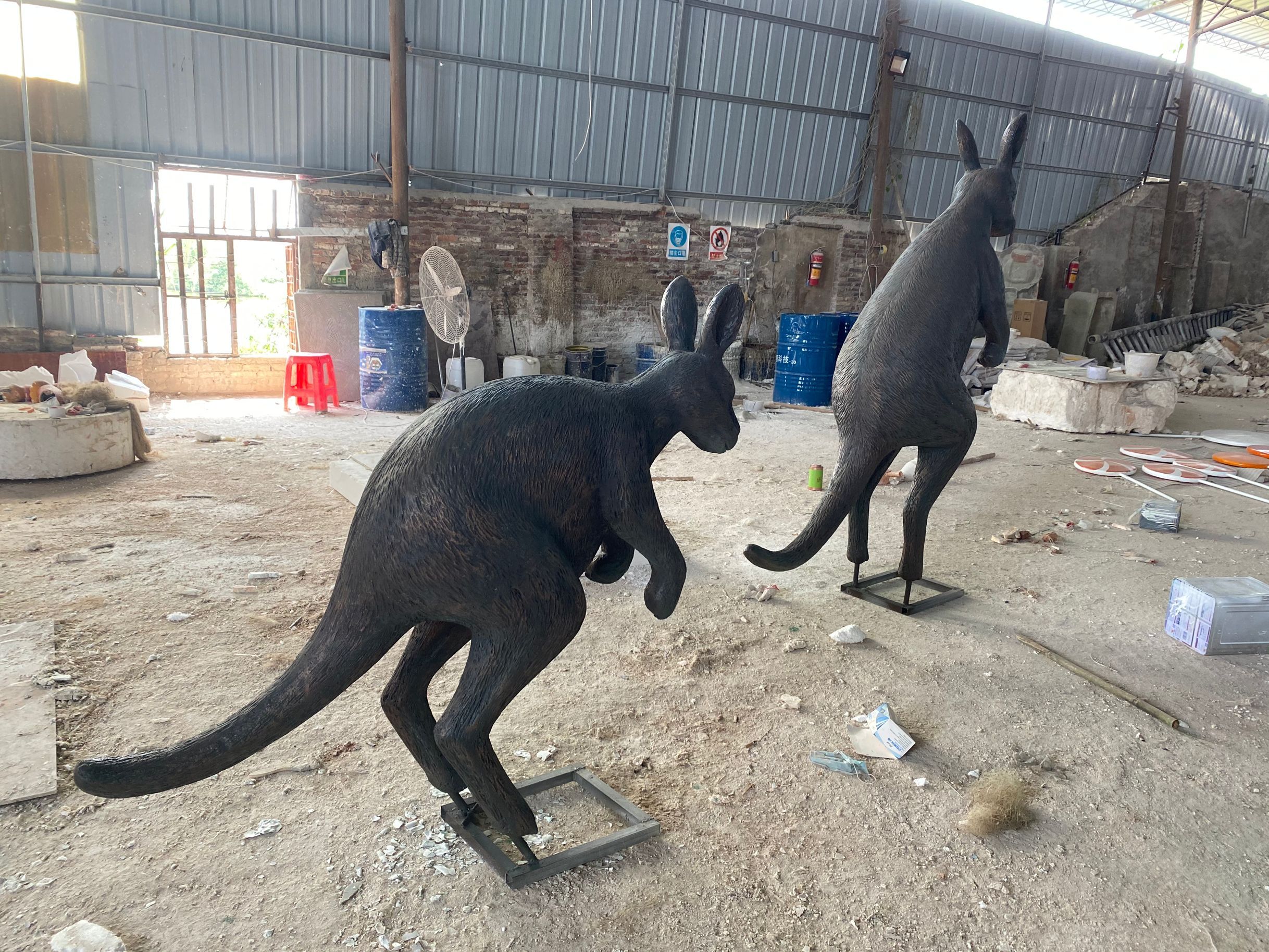 廣場公園玻璃鋼動物雕塑擺件梅州玻璃鋼景觀雕塑工藝品