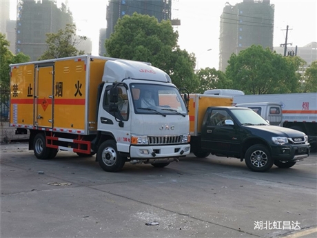 重庆红宇爆炸物品同载车  危货车那里买便宜