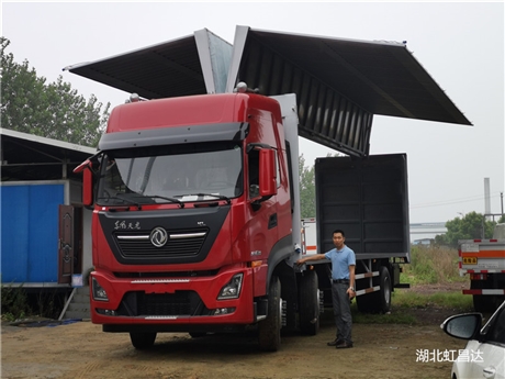 东风天龙国六9米6飞翼车 飞翼车那里卖得多