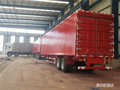 13米半挂飞翼车价格