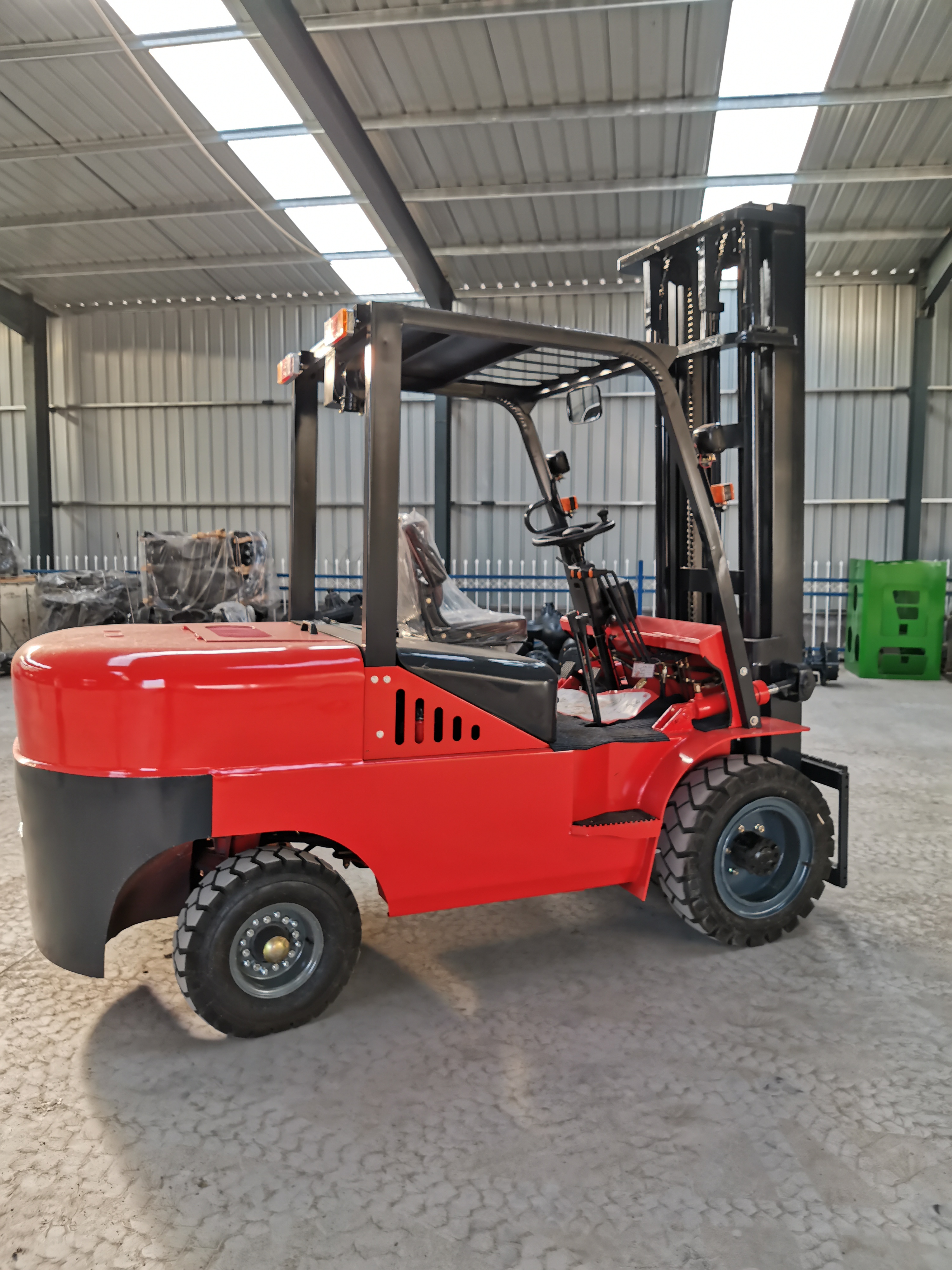 周口侧移液压越野叉车厂家