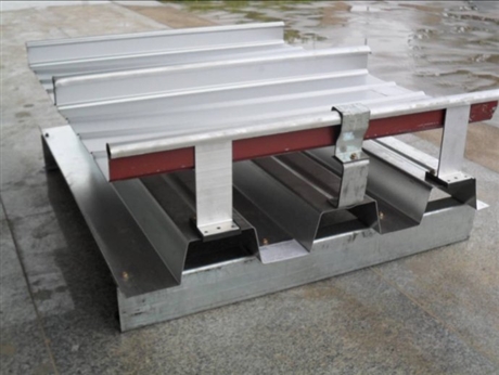 华城永固供应甘南藏族自治州金属屋面支座