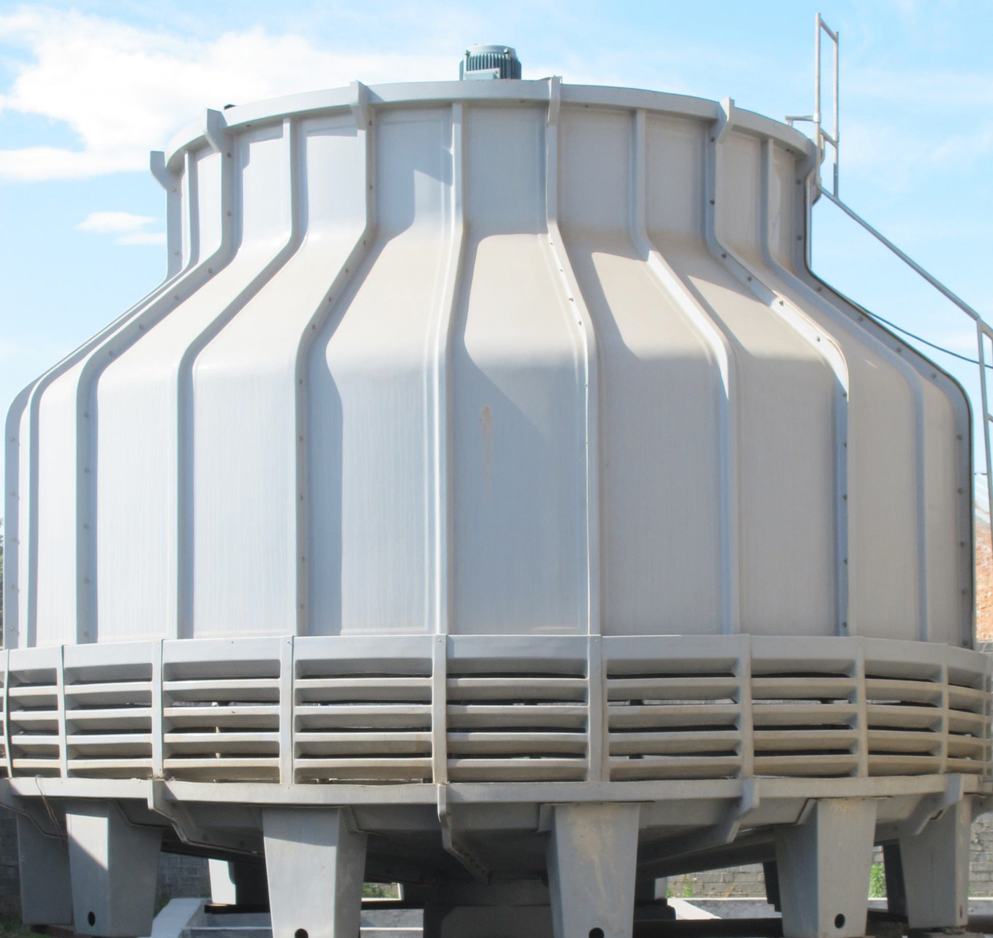 玻璃钢冷却塔生产厂家,吸收净化塔,玻璃钢罐供应商:潍坊联丰