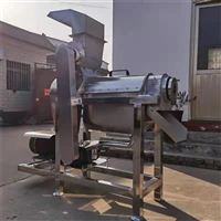  商用草莓螺旋榨汁机 大产量菠萝粉碎打汁机甜菜 饮料加工设备