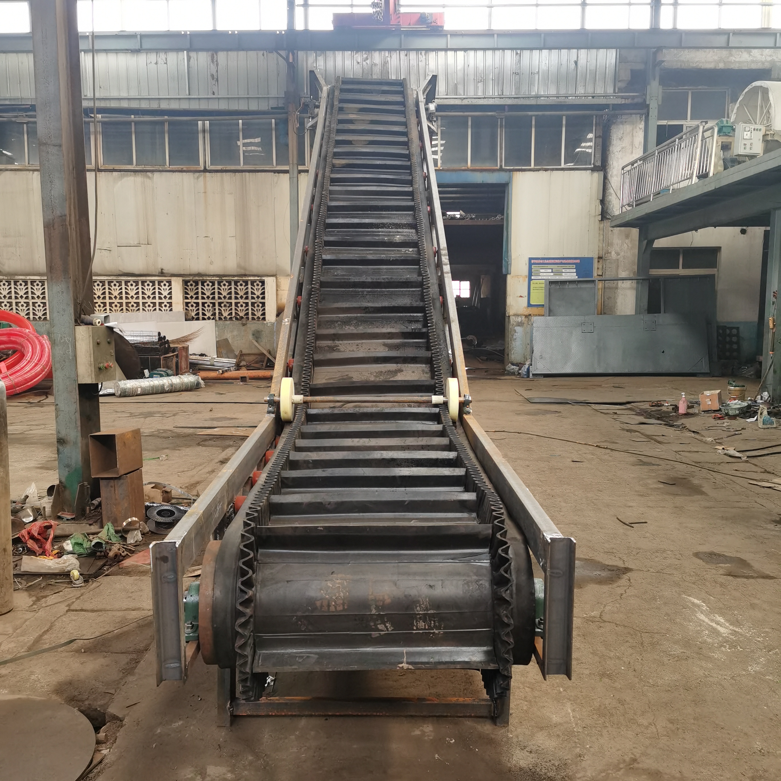 箱装食品装车皮带输送机食品厂用皮带输送机zcjb锦辉生产