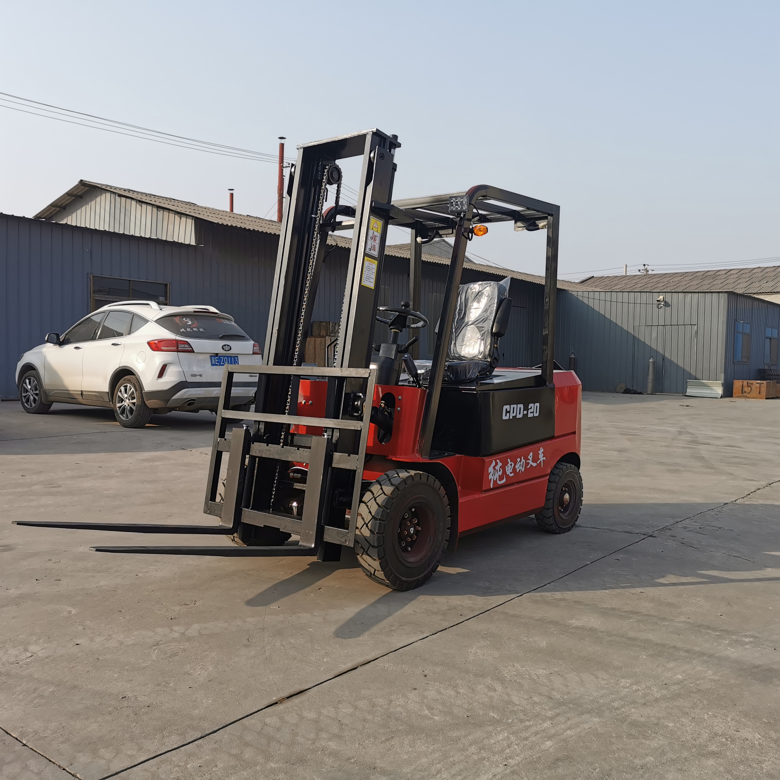 1吨小型全自动四轮座驾式新能源电动堆高车环保电动叉车