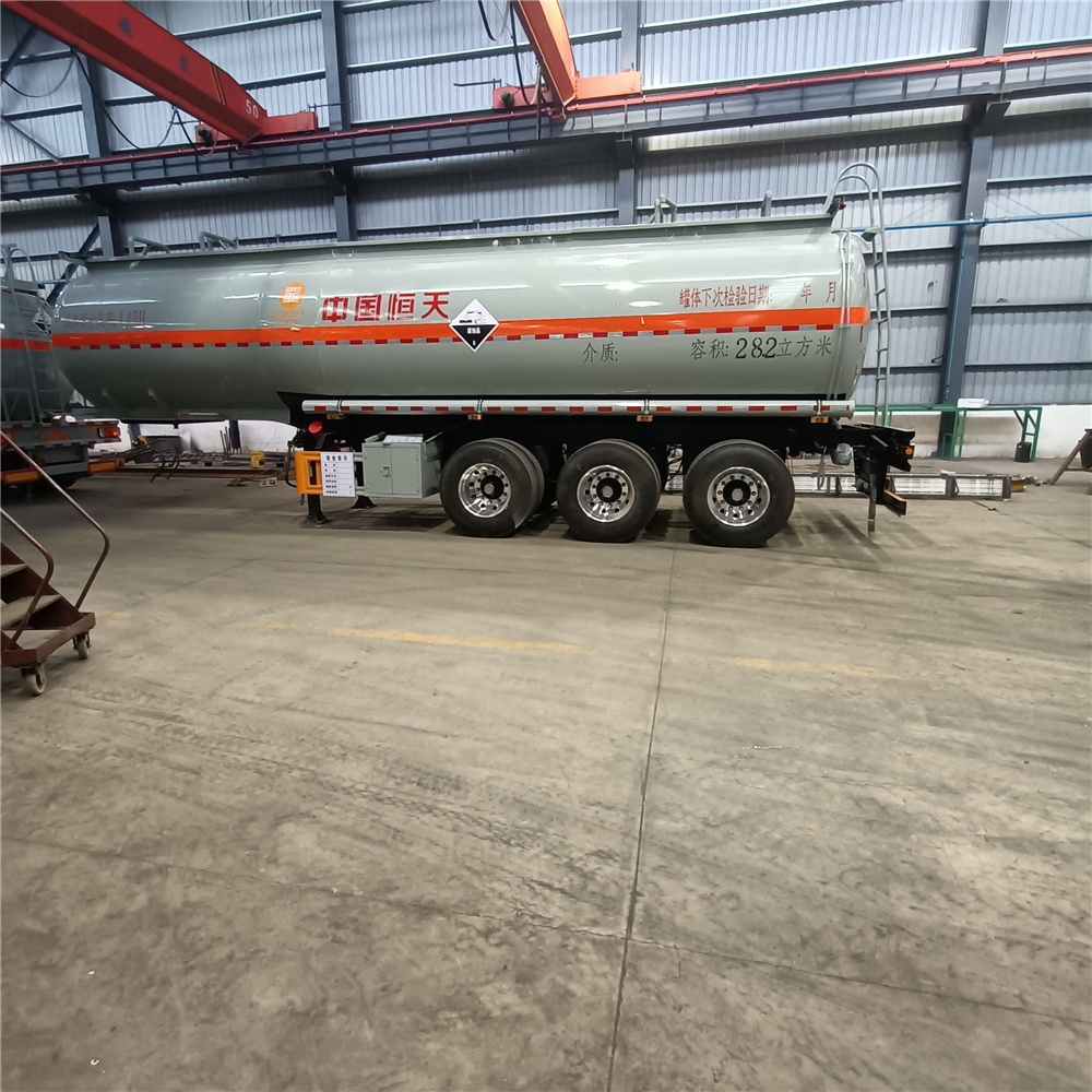 楚风牌危化品罐车30吨盐酸槽罐车26方液碱化工车