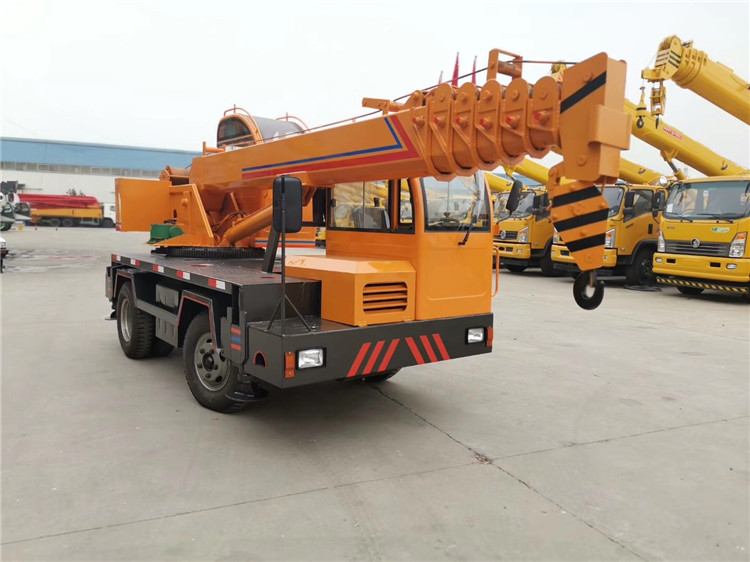 6吨自制吊车自制底盘全液压操作轮式吊机民房建筑吊机