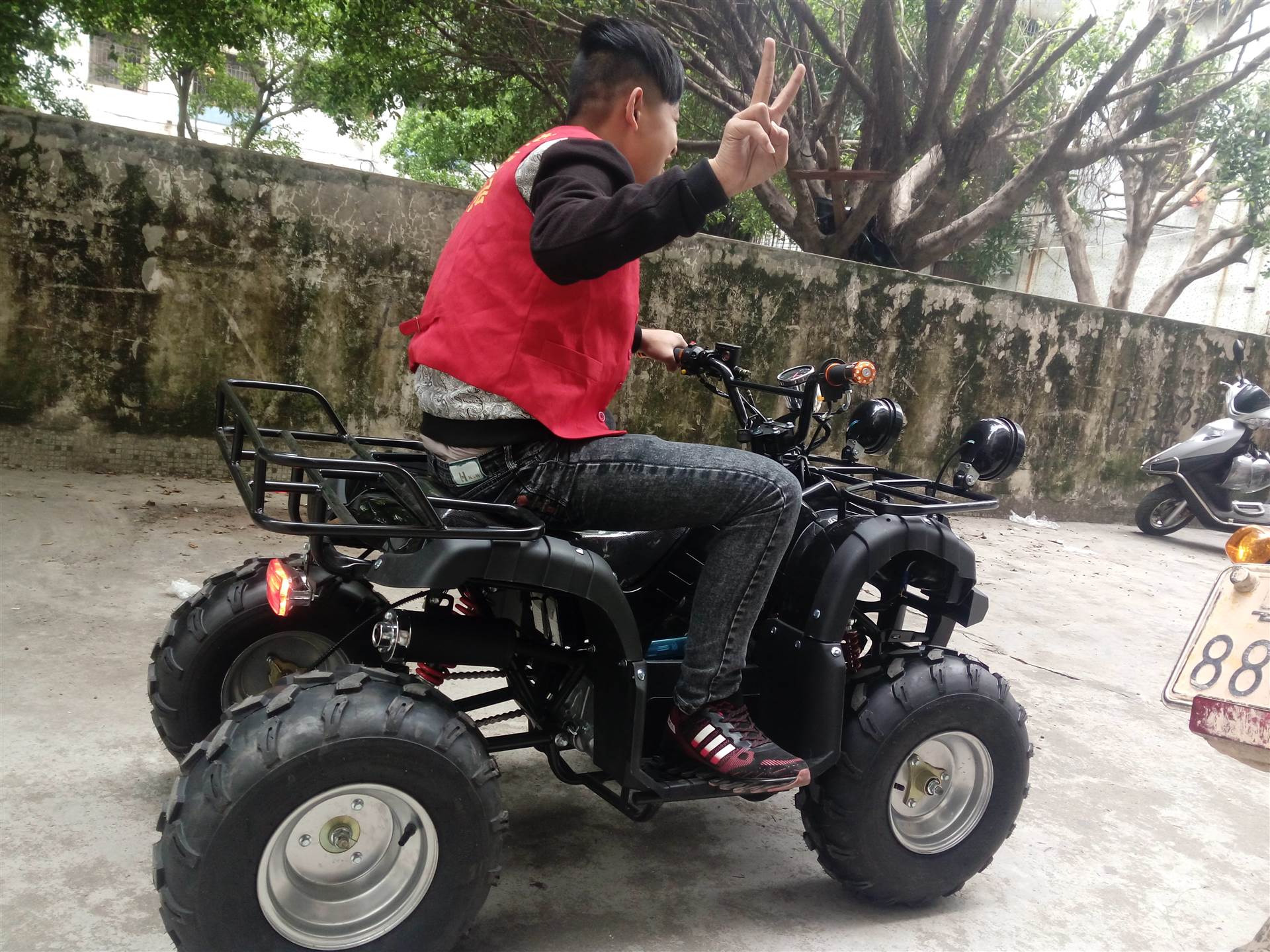 包邮atv四轮小公牛沙滩车四轮越野摩托车山地大公牛沙滩越野车