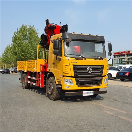 广东国六100吨汽车起重机华菱五轴车