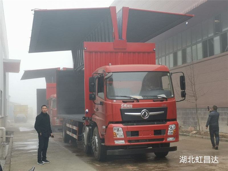 东风展翼车厂家价格,重庆,天津客户物流专用飞翼车