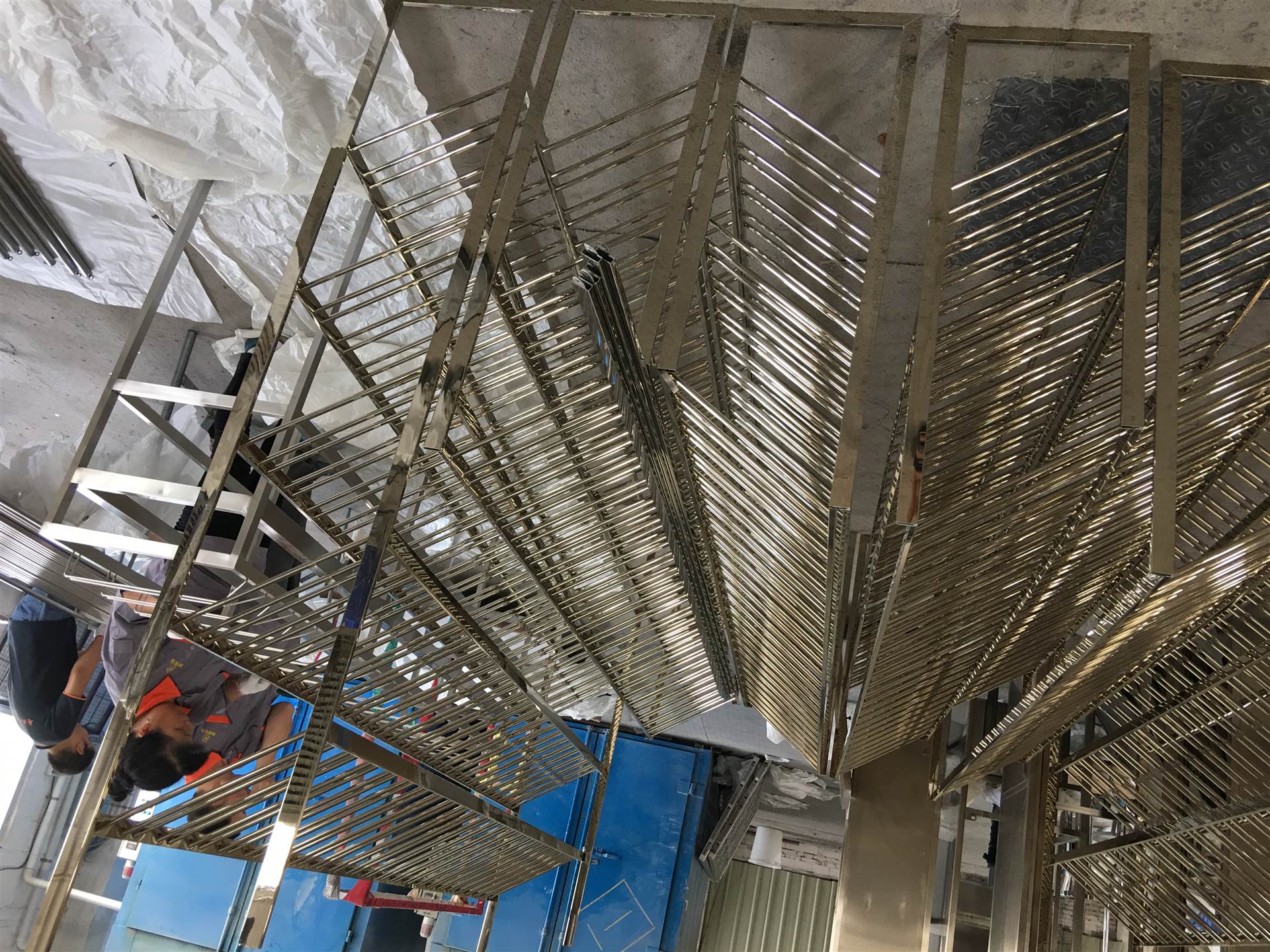 服装店不锈钢展示架 女装挂衣架 不锈钢拉丝展示架货架