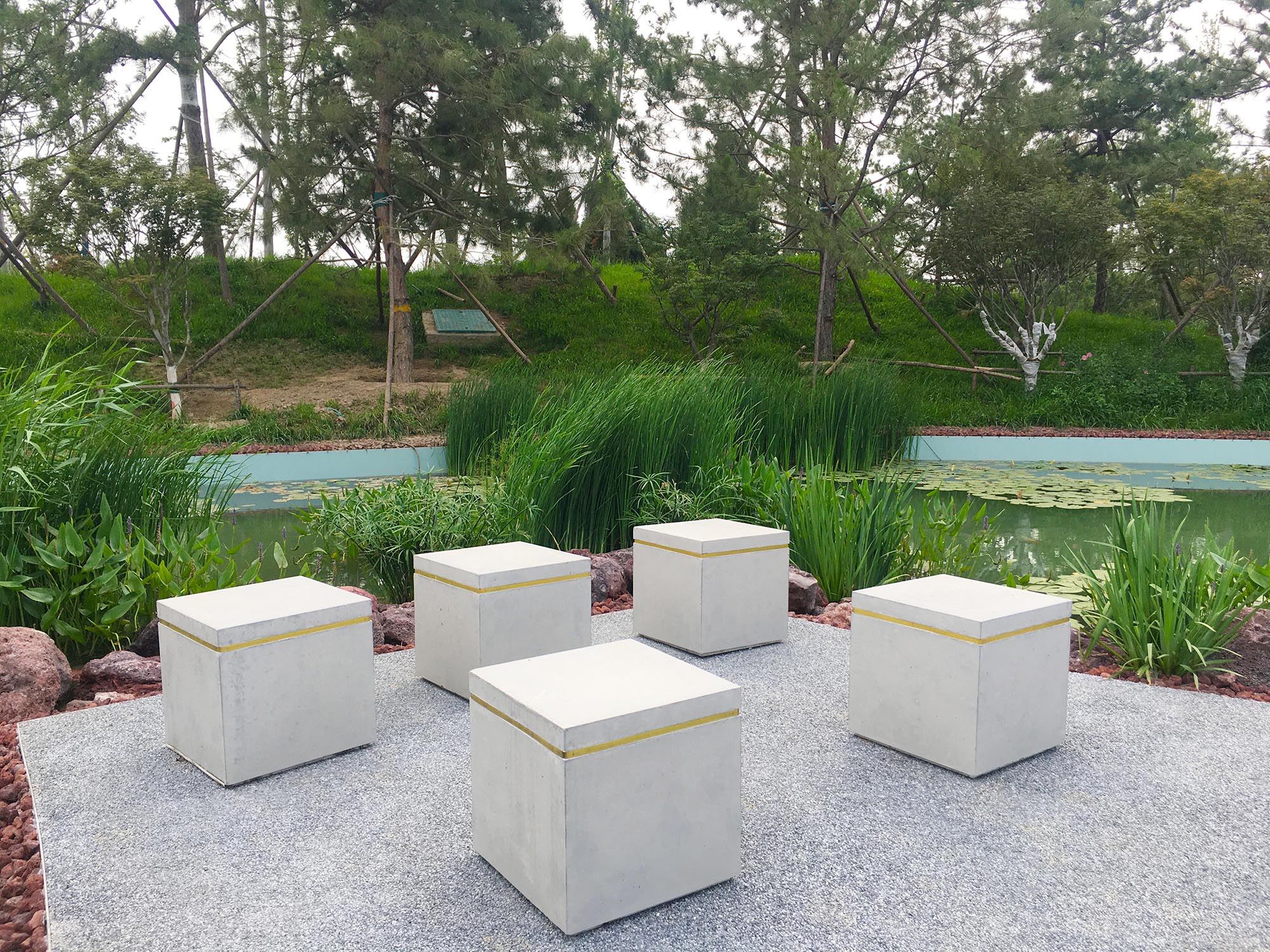 蓝宝预制清水混凝土坐凳水泥制品