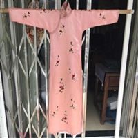 上海老旗袍收购咨询   老衣服收购价格  老绣花旗袍回收
