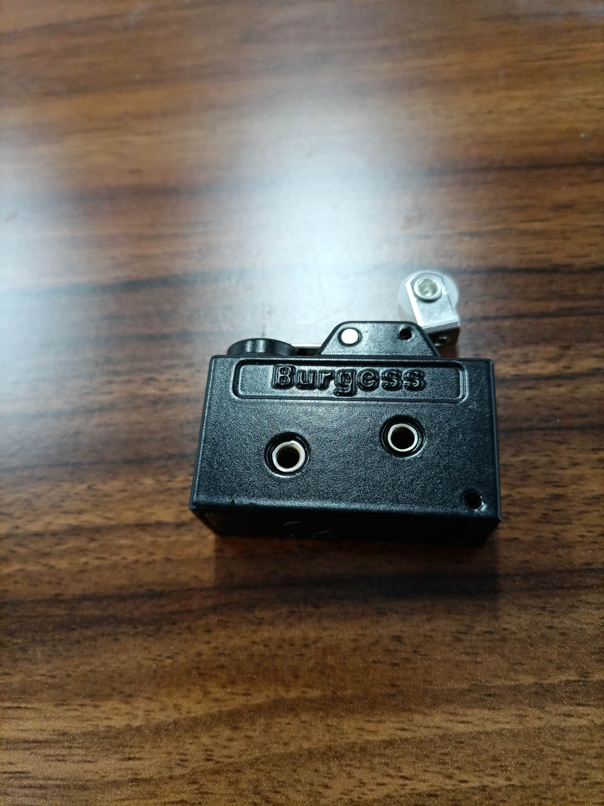 burgess微动开关 小型微动 无压柄开关 灵敏开关-搜了网