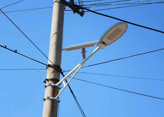 西安抱箍太阳能路灯定制各种尺寸