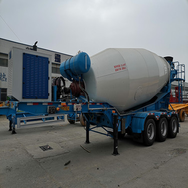 三轴混凝土半挂搅拌车