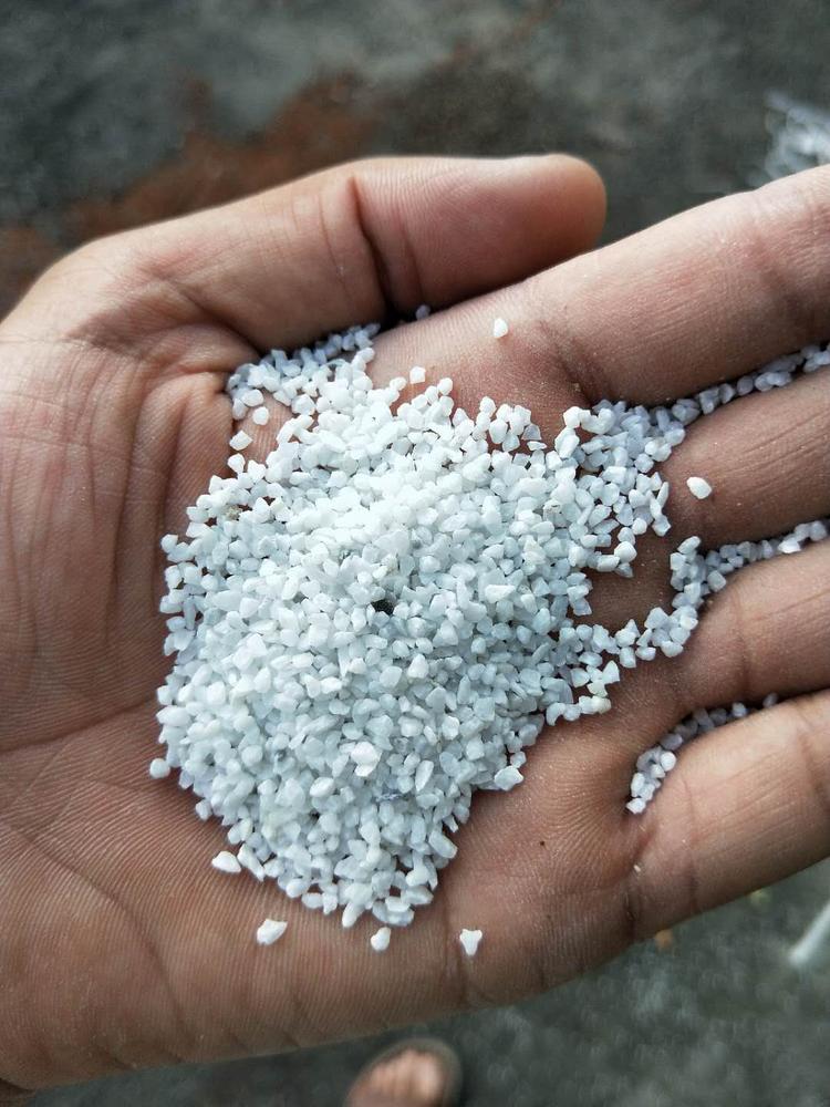 北京影视公司拍摄雪景用精白沙儿童乐园沙池用水洗圆粒海砂