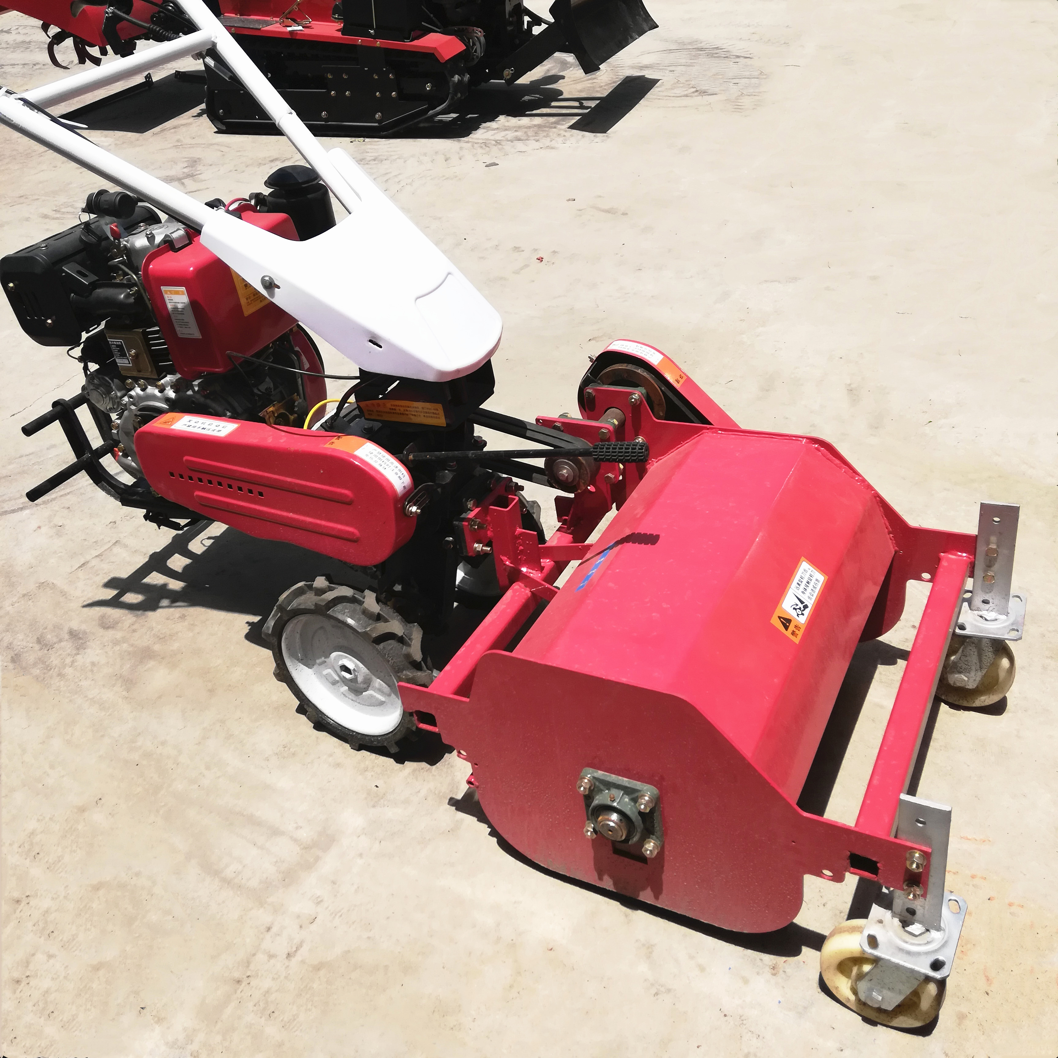 手推自走式除草碎草机小型碎草机