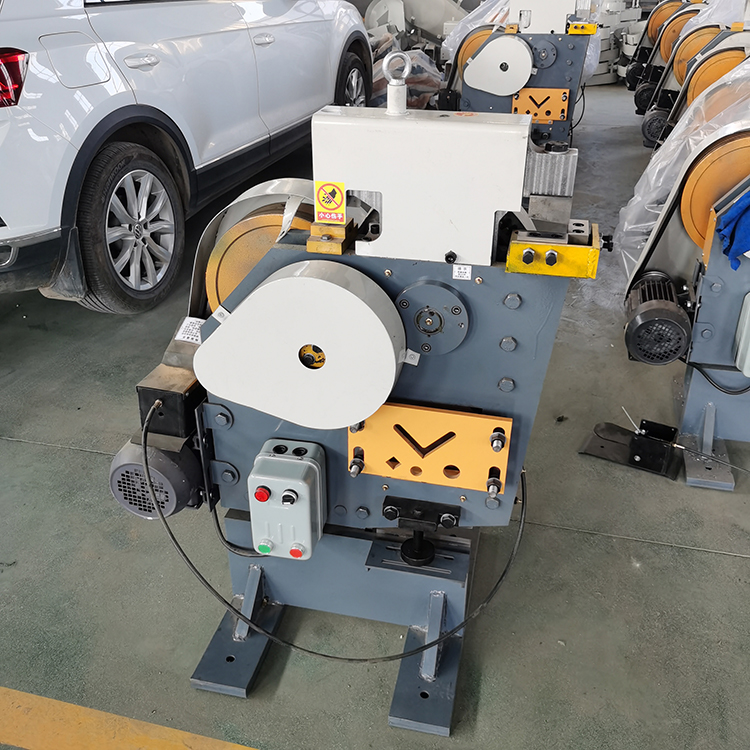 任威角铁剪切机 角钢剪角机 小型冲孔机 多功能冲剪机