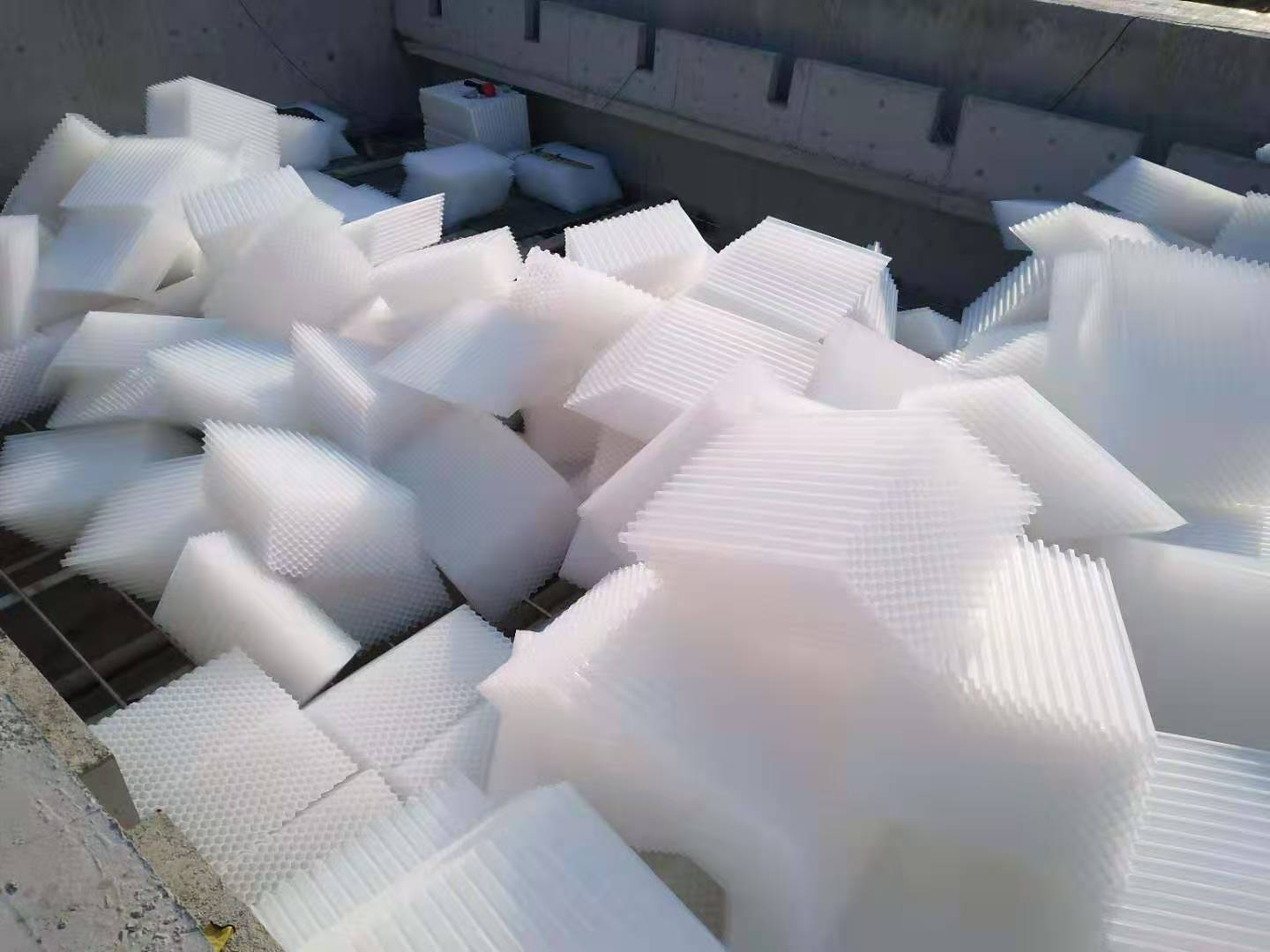 锐之泉净水材料-塑料蜂窝斜管填料订货须知