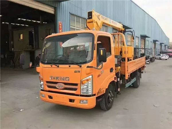 藍牌隨車吊小型隨車吊2噸隨車吊