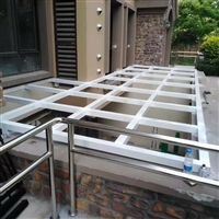 北京阳台飘窗钢化玻璃房制作