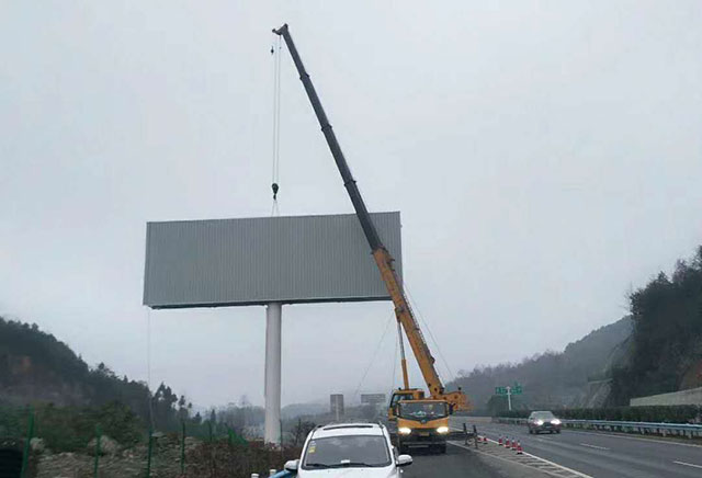 岳阳楼单立柱广告牌制作高炮广告生产厂家省钱省心