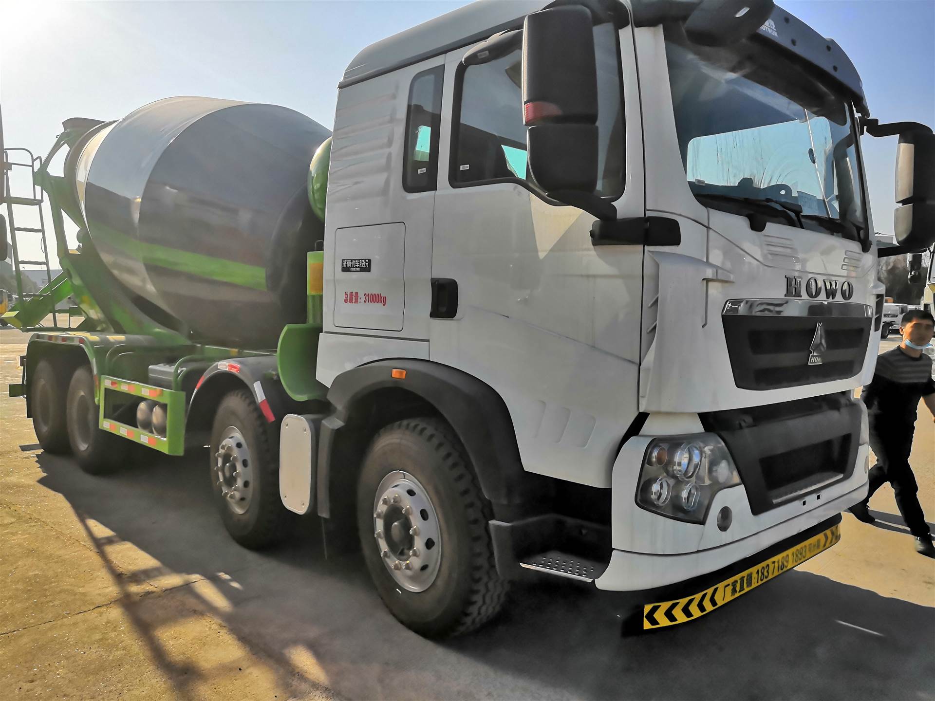 15方轻量化水泥搅拌车多少钱