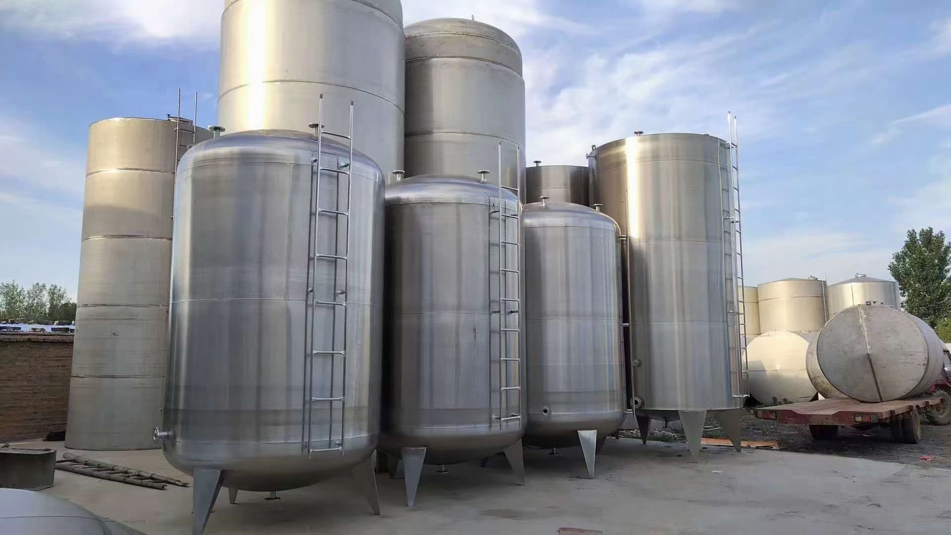 大批不锈钢储罐库存150立方求接手