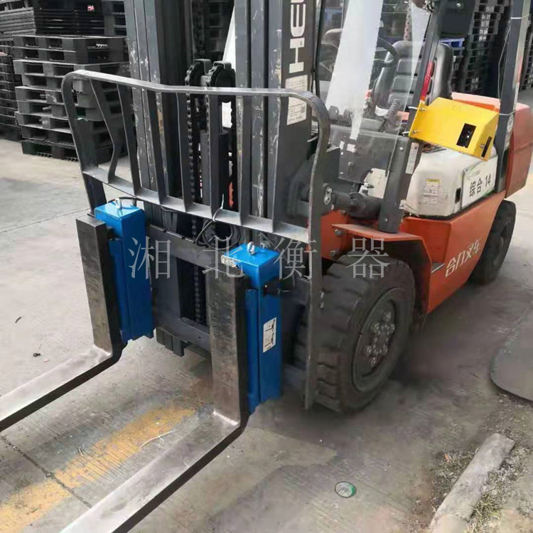 杭州叉车改装电子称 工厂车间电动燃油叉车加装秤 3吨无线叉车秤