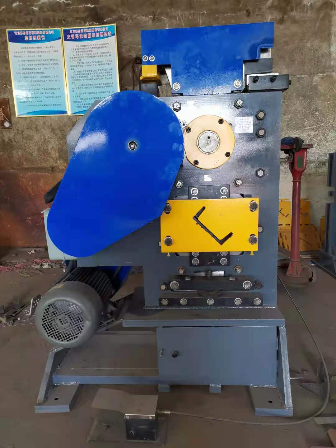 小型电动冲孔机槽钢冲孔机角钢冲孔剪切一体机