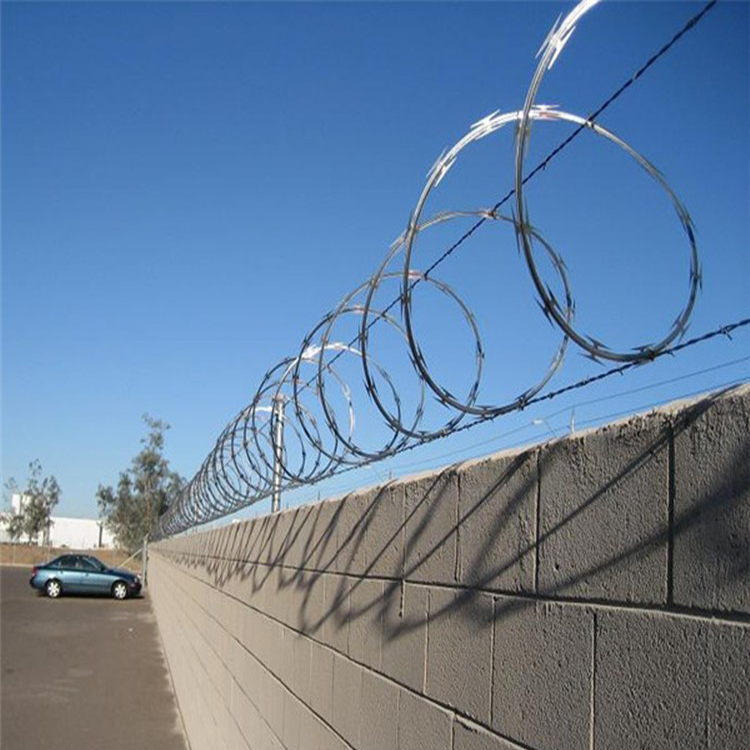 刀片刺绳滚笼隔离网机场y型柱防护网