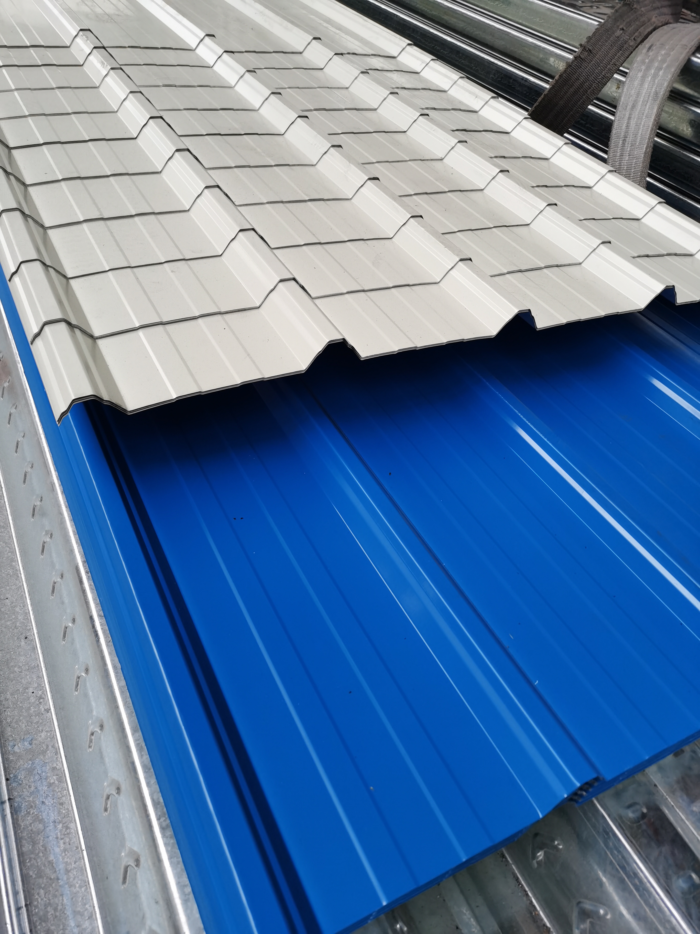 建筑工地围栏围挡用彩钢瓦房屋防水补漏彩钢瓦