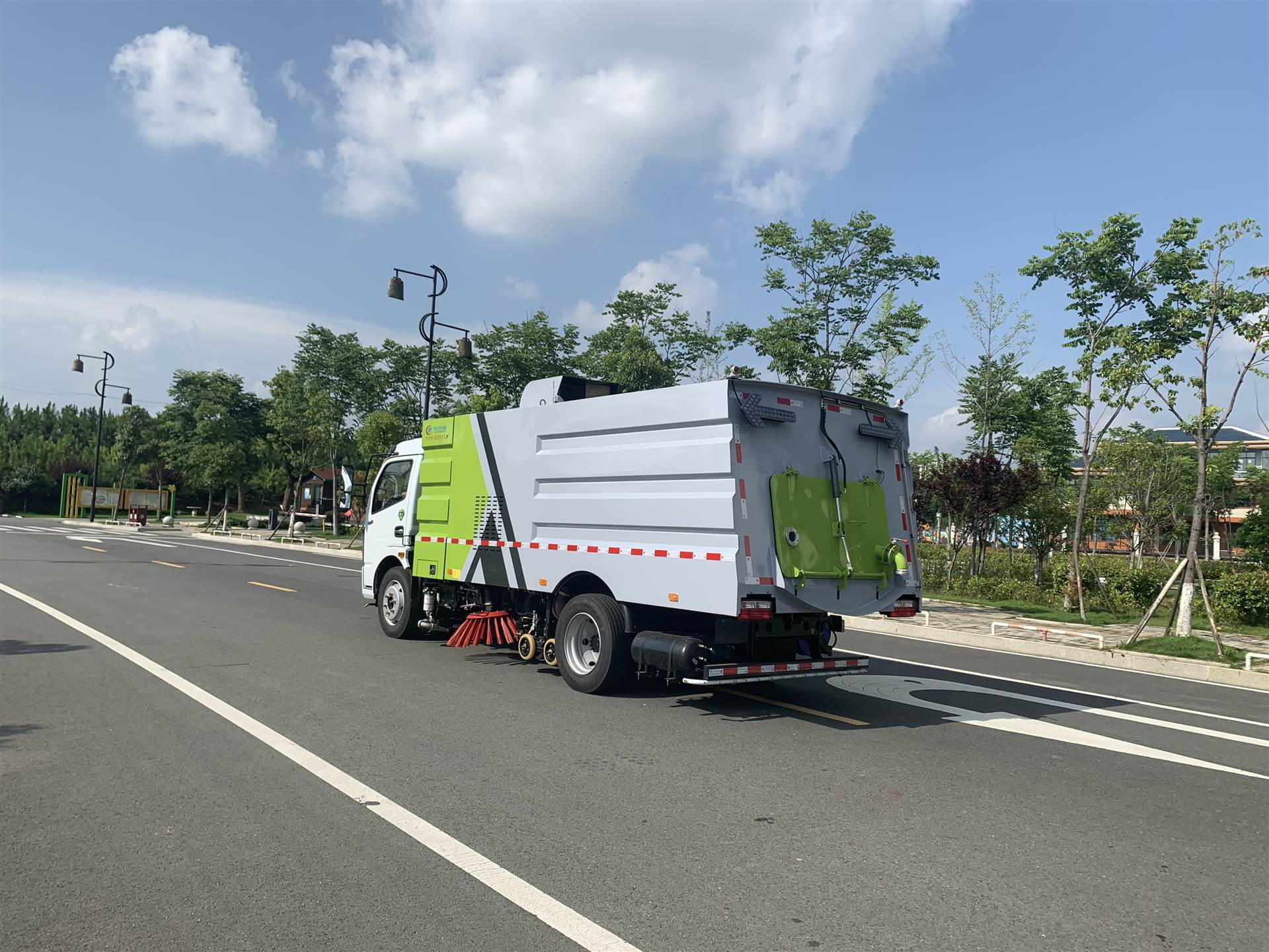 厂家供应多能洗扫车道路专用车