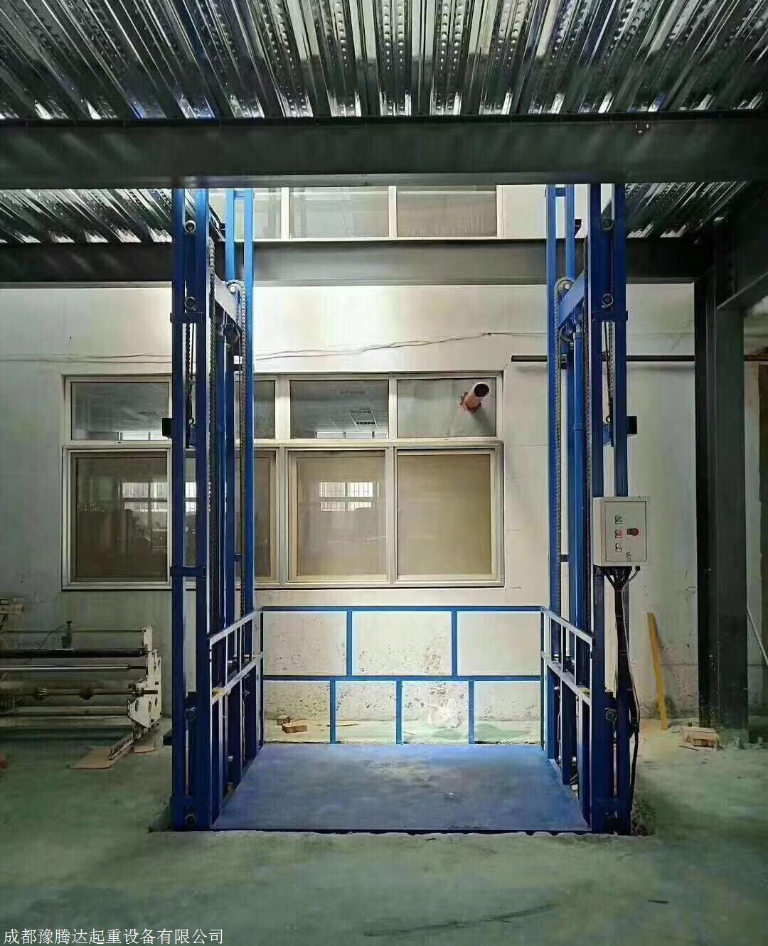 价格公道 成都邛崃 2层导轨货梯 电动货梯上门设计定制