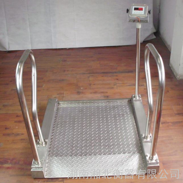 韶山不锈钢轮椅秤TCS-200KG带扶手斜坡一体式轮椅电子称 厂家