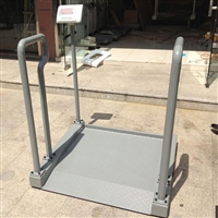 厂家供应电子轮椅秤200kg300公斤 配扶手碳钢框架轮椅电子秤