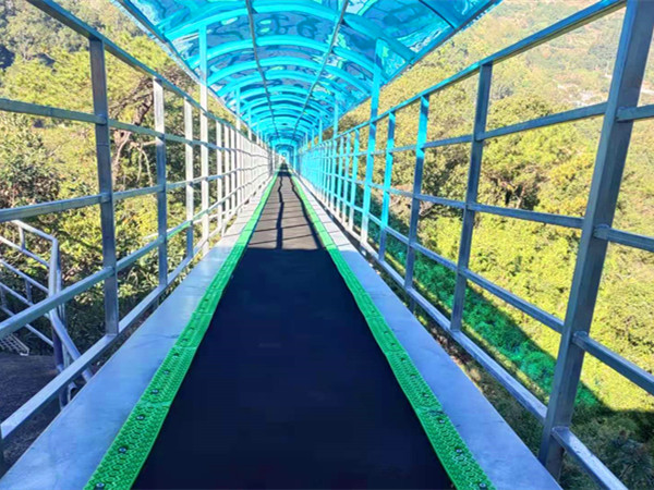 景区滑雪场魔毯正确操作方法飞天魔毯传送带配套设备