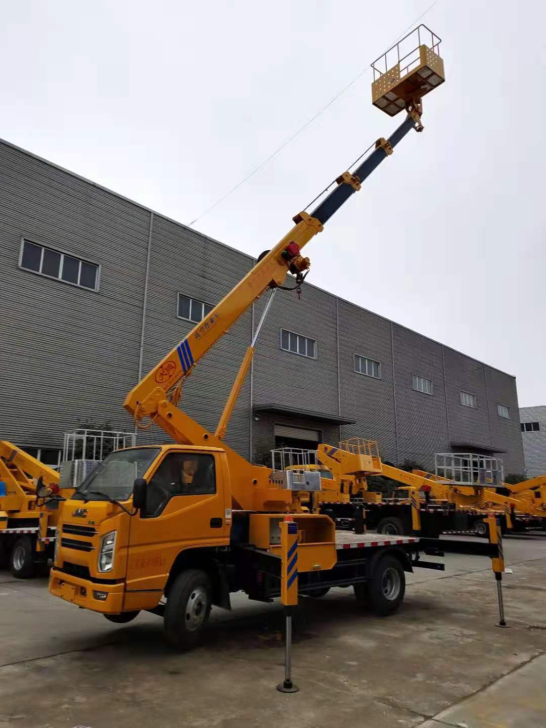 湖北润知星登高高空车20米蓝牌登高作业车生产厂家可支持分期
