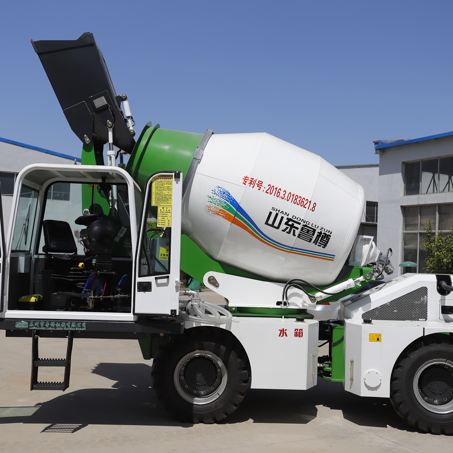 五营4.8方自动上料搅拌车图片鲁樽自上料平口搅拌车装载机