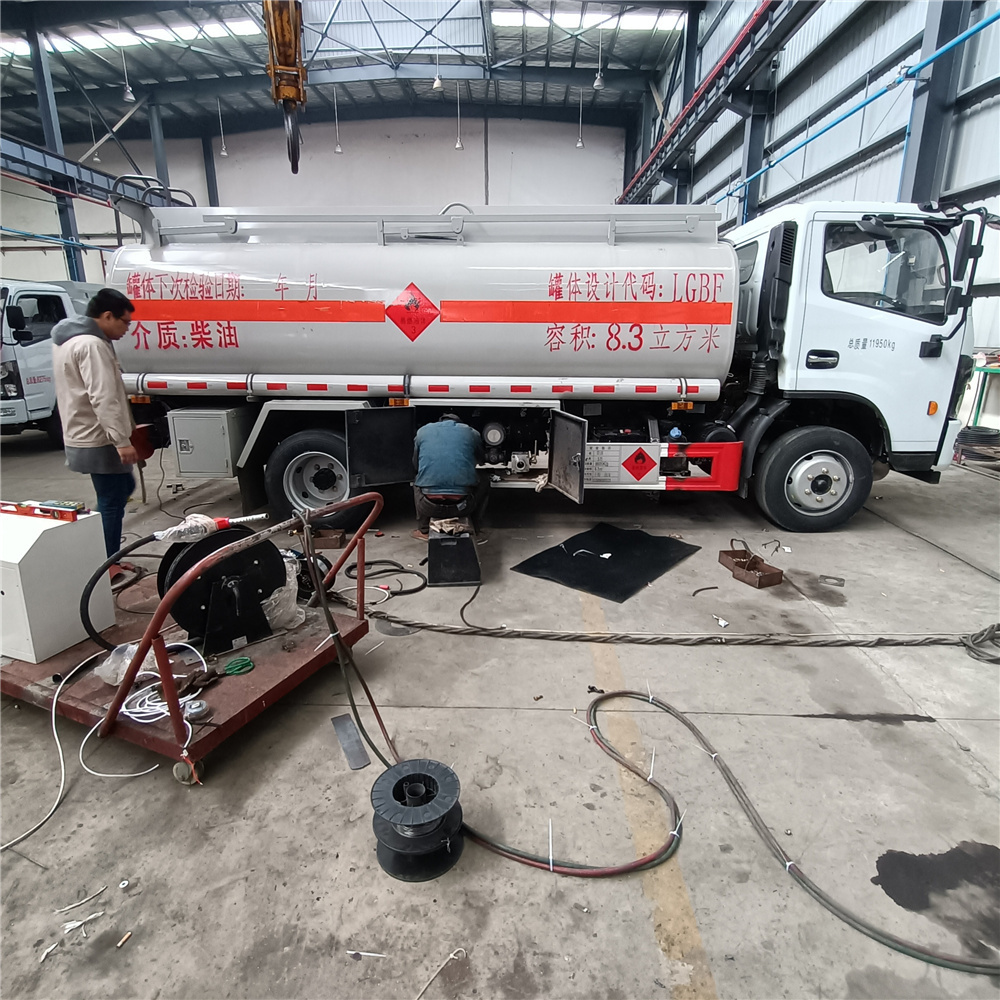 重庆小型油罐车 7吨运油车厂家 6吨加油车价格