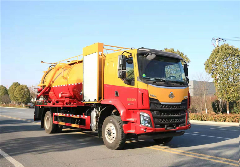 柳汽乘龙15方联合疏通车 15吨清洗吸污车价格 市政管道疏通吸污车
