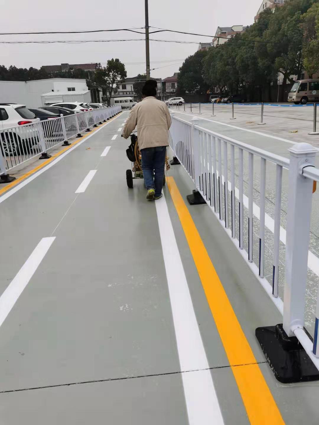 苏州亿加缘交通设施有限公司冷涂标线苏州车库冷喷车位标线无锡常温